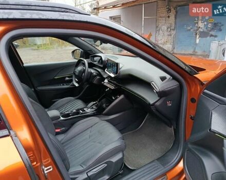 Оранжевый Пежо e-2008, объемом двигателя 0 л и пробегом 31 тыс. км за 17300 $, фото 10 на Automoto.ua
