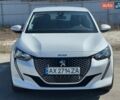 Белый Пежо e-208, объемом двигателя 0 л и пробегом 38 тыс. км за 13500 $, фото 1 на Automoto.ua