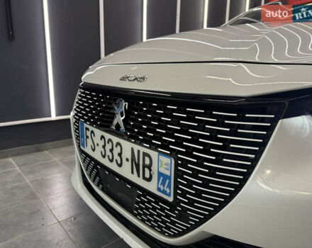 Белый Пежо e-208, объемом двигателя 0 л и пробегом 17 тыс. км за 14500 $, фото 10 на Automoto.ua