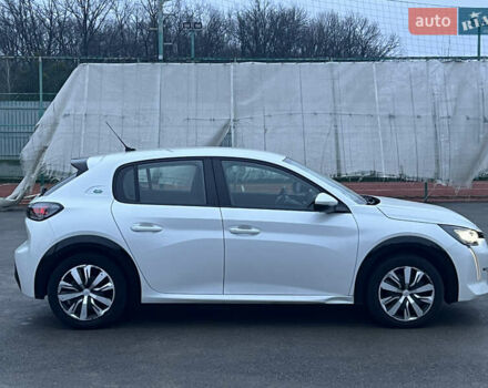 Білий Пежо e-208, об'ємом двигуна 0 л та пробігом 38 тис. км за 13500 $, фото 7 на Automoto.ua