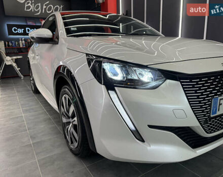 Белый Пежо e-208, объемом двигателя 0 л и пробегом 17 тыс. км за 14500 $, фото 11 на Automoto.ua