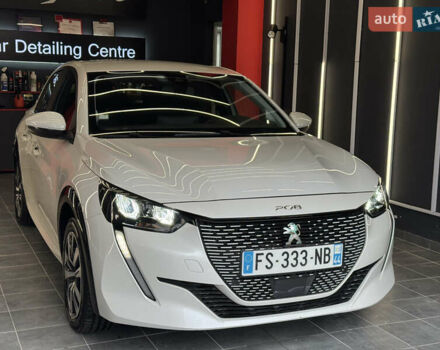 Белый Пежо e-208, объемом двигателя 0 л и пробегом 17 тыс. км за 14500 $, фото 7 на Automoto.ua