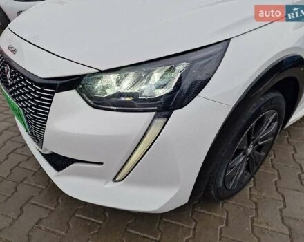 Белый Пежо e-208, объемом двигателя 0 л и пробегом 59 тыс. км за 13900 $, фото 10 на Automoto.ua
