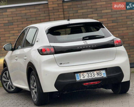 Белый Пежо e-208, объемом двигателя 0 л и пробегом 17 тыс. км за 14799 $, фото 7 на Automoto.ua