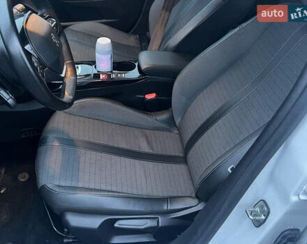 Білий Пежо e-208, об'ємом двигуна 0 л та пробігом 38 тис. км за 13500 $, фото 20 на Automoto.ua