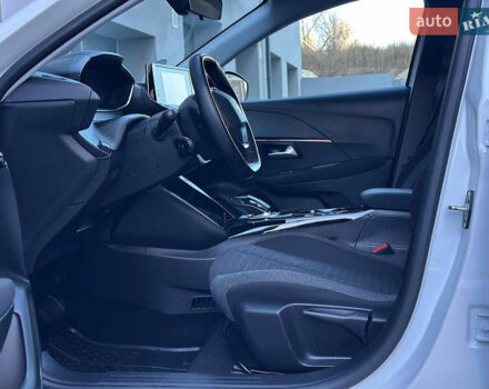 Білий Пежо e-208, об'ємом двигуна 0 л та пробігом 71 тис. км за 13499 $, фото 52 на Automoto.ua