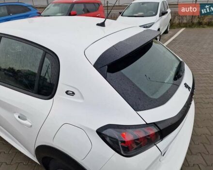 Белый Пежо e-208, объемом двигателя 0 л и пробегом 59 тыс. км за 13900 $, фото 7 на Automoto.ua