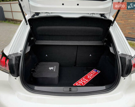 Білий Пежо e-208, об'ємом двигуна 0 л та пробігом 17 тис. км за 14200 $, фото 40 на Automoto.ua