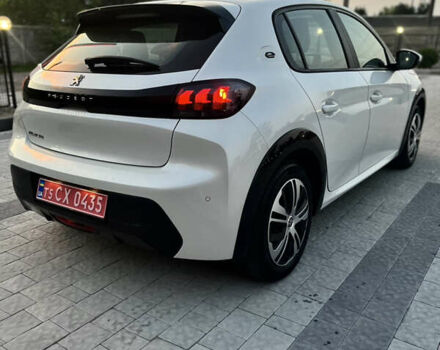 Белый Пежо e-208, объемом двигателя 0 л и пробегом 64 тыс. км за 12900 $, фото 7 на Automoto.ua