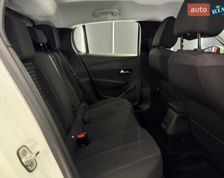 Белый Пежо e-208, объемом двигателя 0 л и пробегом 17 тыс. км за 14500 $, фото 37 на Automoto.ua