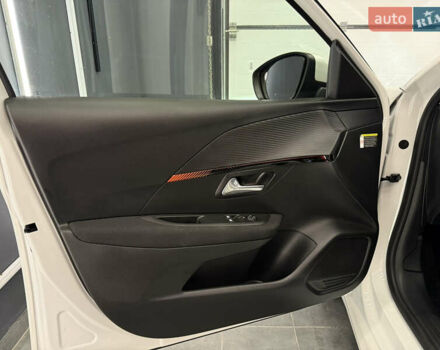 Белый Пежо e-208, объемом двигателя 0 л и пробегом 17 тыс. км за 14500 $, фото 19 на Automoto.ua