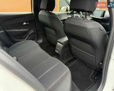 Белый Пежо e-208, объемом двигателя 0 л и пробегом 17 тыс. км за 14799 $, фото 40 на Automoto.ua