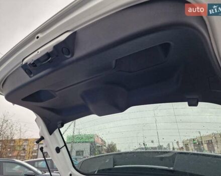 Белый Пежо e-208, объемом двигателя 0 л и пробегом 59 тыс. км за 13900 $, фото 52 на Automoto.ua