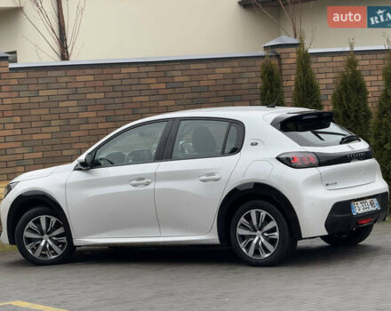 Белый Пежо e-208, объемом двигателя 0 л и пробегом 17 тыс. км за 14799 $, фото 8 на Automoto.ua