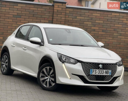 Белый Пежо e-208, объемом двигателя 0 л и пробегом 17 тыс. км за 14799 $, фото 4 на Automoto.ua