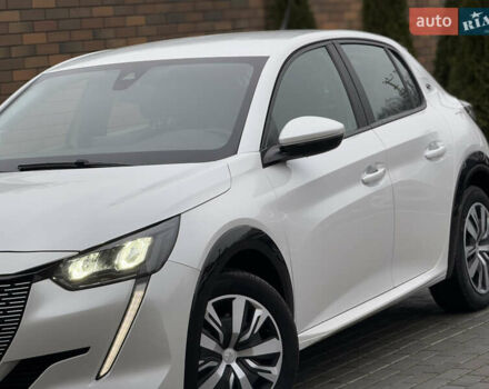Белый Пежо e-208, объемом двигателя 0 л и пробегом 17 тыс. км за 14799 $, фото 16 на Automoto.ua