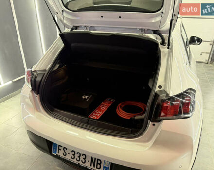 Белый Пежо e-208, объемом двигателя 0 л и пробегом 17 тыс. км за 14500 $, фото 40 на Automoto.ua