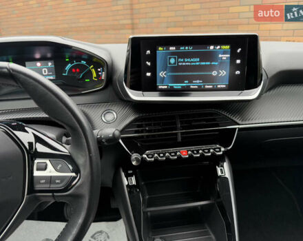 Белый Пежо e-208, объемом двигателя 0 л и пробегом 17 тыс. км за 14799 $, фото 32 на Automoto.ua