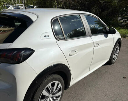 Белый Пежо e-208, объемом двигателя 0 л и пробегом 72 тыс. км за 14000 $, фото 4 на Automoto.ua