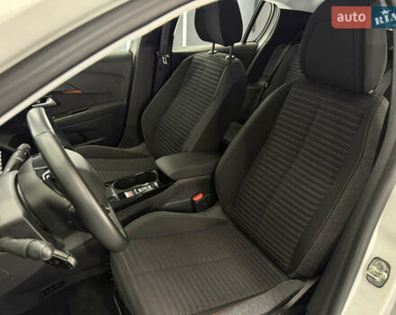 Белый Пежо e-208, объемом двигателя 0 л и пробегом 17 тыс. км за 14500 $, фото 22 на Automoto.ua