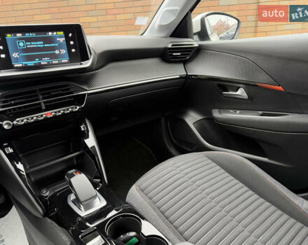 Белый Пежо e-208, объемом двигателя 0 л и пробегом 17 тыс. км за 14799 $, фото 31 на Automoto.ua