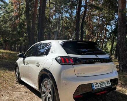 Белый Пежо e-208, объемом двигателя 0 л и пробегом 51 тыс. км за 17200 $, фото 4 на Automoto.ua