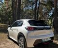 Белый Пежо e-208, объемом двигателя 0 л и пробегом 51 тыс. км за 17200 $, фото 4 на Automoto.ua