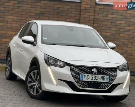 Белый Пежо e-208, объемом двигателя 0 л и пробегом 17 тыс. км за 14799 $, фото 3 на Automoto.ua