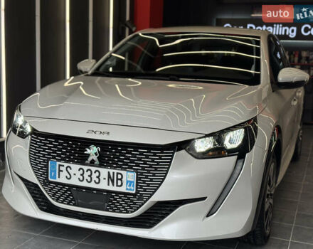Белый Пежо e-208, объемом двигателя 0 л и пробегом 17 тыс. км за 14500 $, фото 6 на Automoto.ua