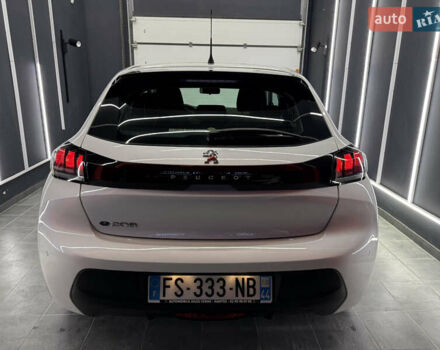 Белый Пежо e-208, объемом двигателя 0 л и пробегом 17 тыс. км за 14500 $, фото 5 на Automoto.ua