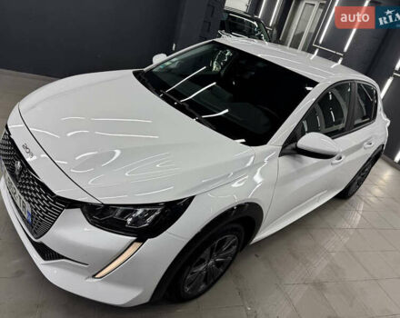 Белый Пежо e-208, объемом двигателя 0 л и пробегом 87 тыс. км за 13200 $, фото 9 на Automoto.ua