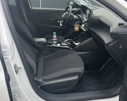 Белый Пежо e-208, объемом двигателя 0 л и пробегом 19 тыс. км за 14500 $, фото 9 на Automoto.ua