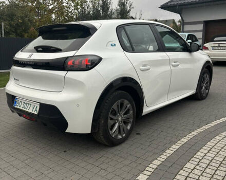 Белый Пежо e-208, объемом двигателя 0 л и пробегом 19 тыс. км за 14500 $, фото 6 на Automoto.ua