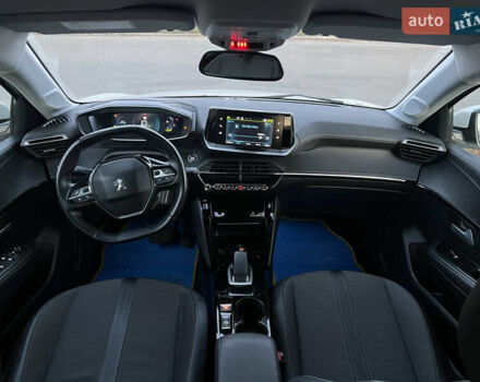Белый Пежо e-208, объемом двигателя 0 л и пробегом 25 тыс. км за 14250 $, фото 6 на Automoto.ua