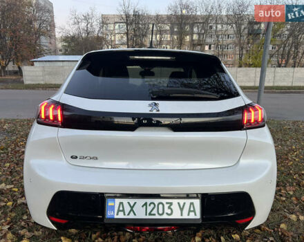 Белый Пежо e-208, объемом двигателя 0 л и пробегом 25 тыс. км за 14250 $, фото 3 на Automoto.ua