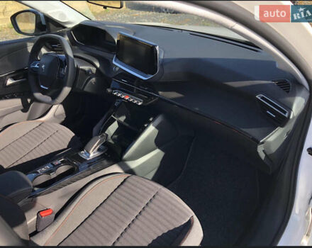 Белый Пежо e-208, объемом двигателя 0 л и пробегом 22 тыс. км за 15100 $, фото 7 на Automoto.ua