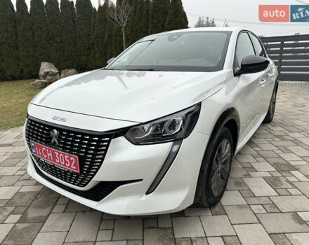 Белый Пежо e-208, объемом двигателя 0 л и пробегом 20 тыс. км за 15300 $, фото 1 на Automoto.ua