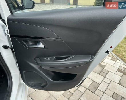 Белый Пежо e-208, объемом двигателя 0 л и пробегом 20 тыс. км за 15300 $, фото 24 на Automoto.ua