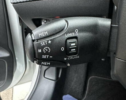 Белый Пежо e-208, объемом двигателя 0 л и пробегом 20 тыс. км за 15300 $, фото 36 на Automoto.ua