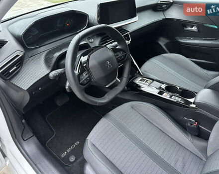 Белый Пежо e-208, объемом двигателя 0 л и пробегом 20 тыс. км за 15300 $, фото 14 на Automoto.ua