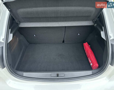 Белый Пежо e-208, объемом двигателя 0 л и пробегом 20 тыс. км за 15300 $, фото 22 на Automoto.ua