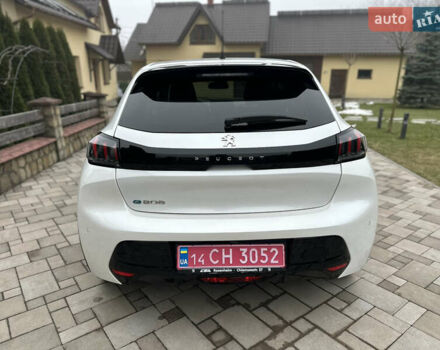 Белый Пежо e-208, объемом двигателя 0 л и пробегом 20 тыс. км за 15300 $, фото 4 на Automoto.ua