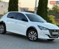 Белый Пежо e-208, объемом двигателя 0 л и пробегом 8 тыс. км за 15950 $, фото 1 на Automoto.ua
