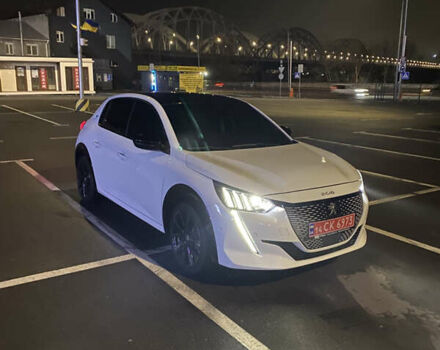 Білий Пежо e-208, об'ємом двигуна 0 л та пробігом 6 тис. км за 16900 $, фото 61 на Automoto.ua