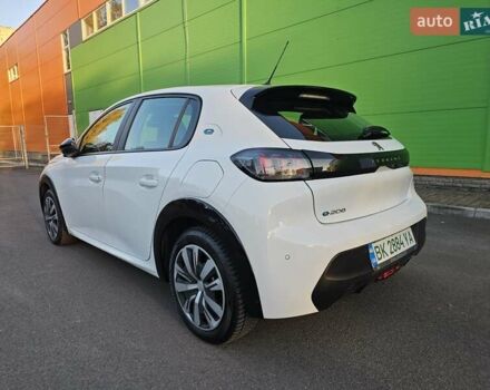 Білий Пежо e-208, об'ємом двигуна 0 л та пробігом 12 тис. км за 17700 $, фото 3 на Automoto.ua