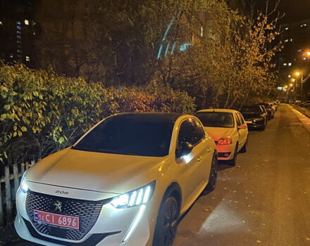 Білий Пежо e-208, об'ємом двигуна 0 л та пробігом 6 тис. км за 16900 $, фото 74 на Automoto.ua