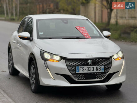 Белый Пежо e-208, объемом двигателя 0 л и пробегом 17 тыс. км за 14799 $, фото 1 на Automoto.ua