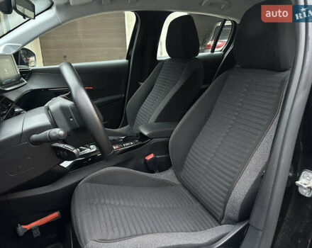 Черный Пежо e-208, объемом двигателя 0 л и пробегом 41 тыс. км за 13500 $, фото 25 на Automoto.ua