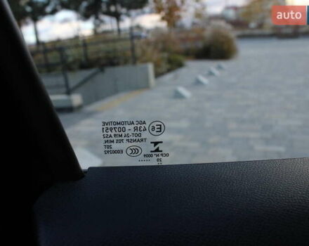 Чорний Пежо e-208, об'ємом двигуна 0 л та пробігом 78 тис. км за 15950 $, фото 43 на Automoto.ua