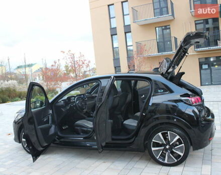 Чорний Пежо e-208, об'ємом двигуна 0 л та пробігом 78 тис. км за 15950 $, фото 9 на Automoto.ua